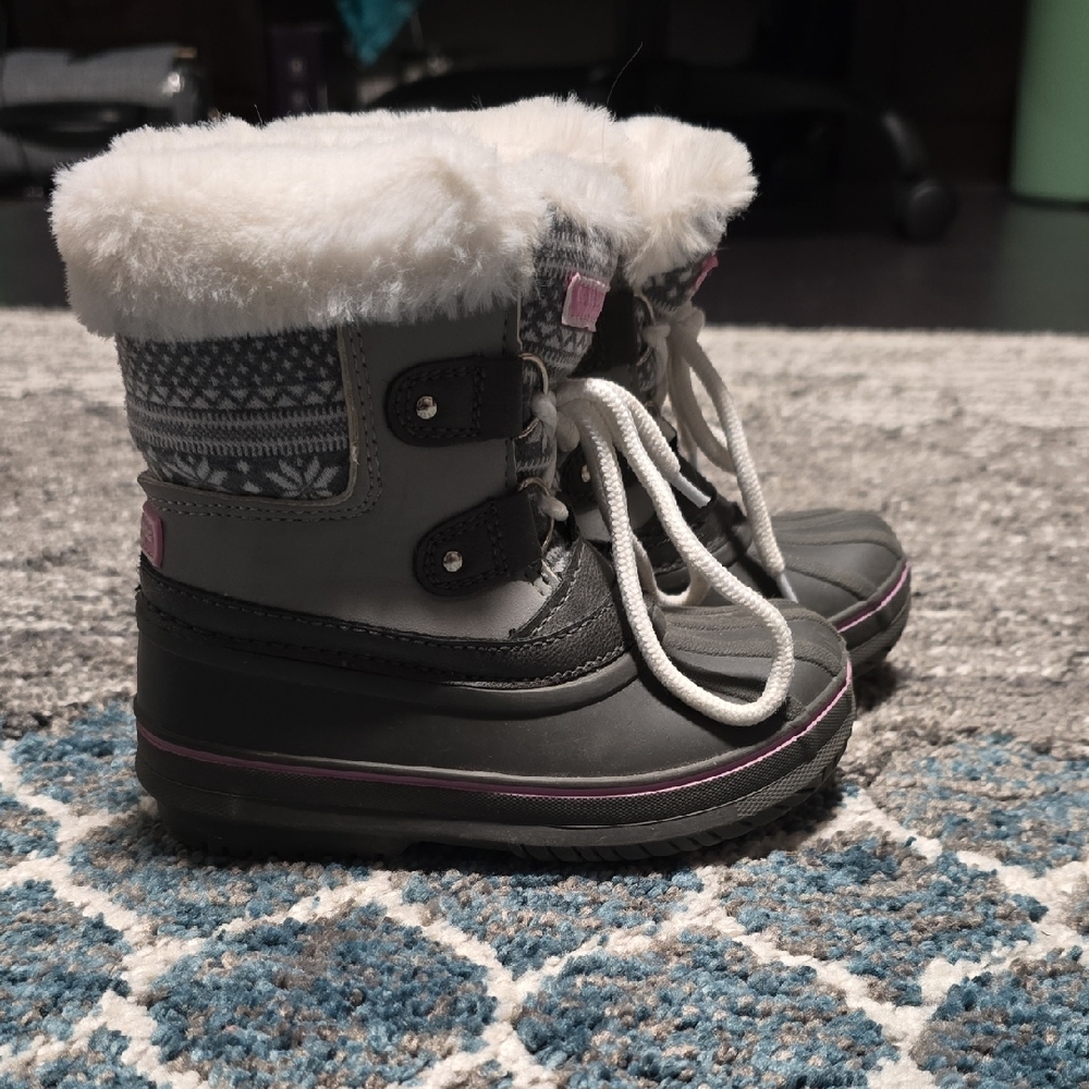 London Fog Gray and Black Winter Boots